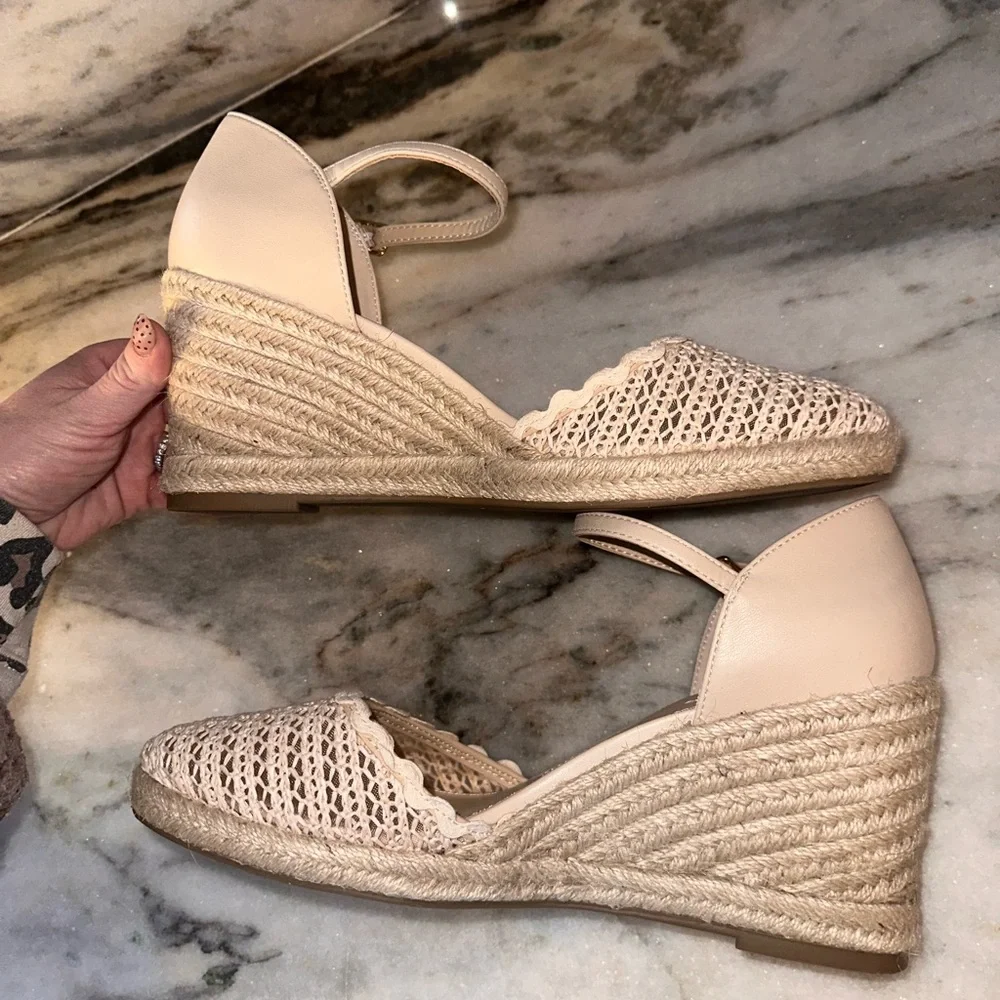 Liz Claiborne Size 11 Women's Cream Espadrille Wedge Sandals with Ankle Strap